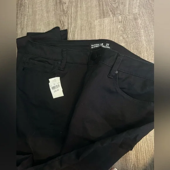 Design Lab

5-Pocket High Rise Skinny Jeans - Picture 4 of 4